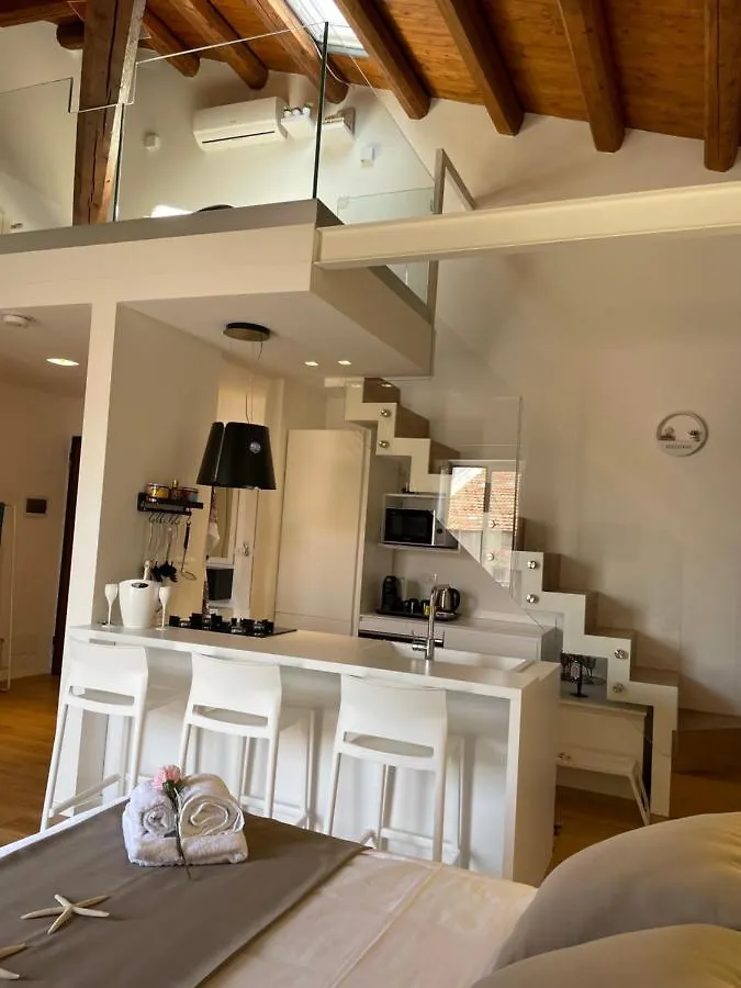 Villa Meloluxuryhouse Palermo 0*,  Italia